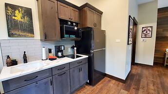 Inn on Fall River & Fall River Cabins