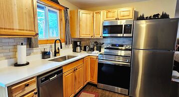 Inn on Fall River & Fall River Cabins