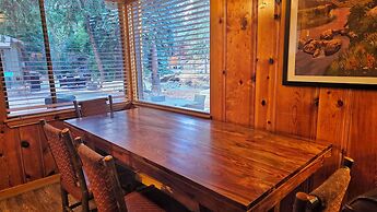 Inn on Fall River & Fall River Cabins