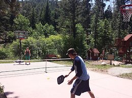 Inn on Fall River & Fall River Cabins