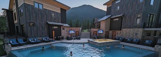 Inn on Fall River & Fall River Cabins