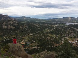 Inn on Fall River & Fall River Cabins