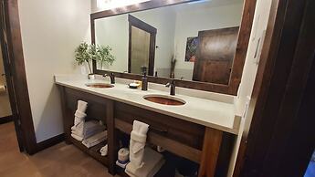 Inn on Fall River & Fall River Cabins