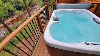 Inn on Fall River & Fall River Cabins