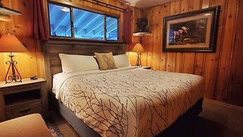 Inn on Fall River & Fall River Cabins