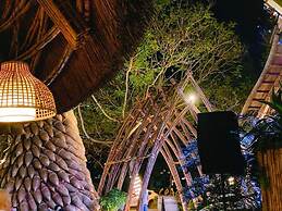 The Light Hotel and Resort