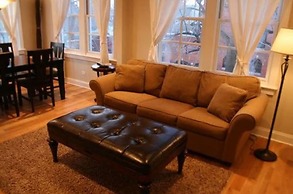 Roscoe Village Guesthouse