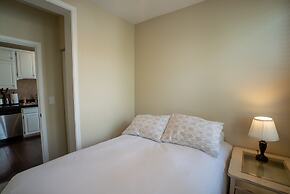 Roscoe Village Guesthouse