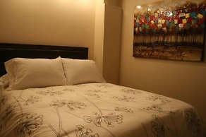 Roscoe Village Guesthouse