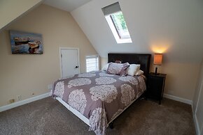 Roscoe Village Guesthouse