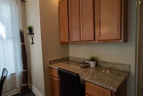 Roscoe Village Guesthouse