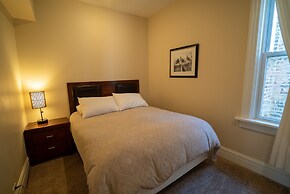 Roscoe Village Guesthouse