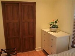 Roscoe Village Guesthouse