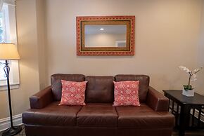 Roscoe Village Guesthouse