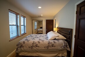 Roscoe Village Guesthouse