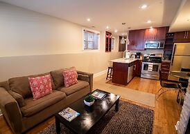 Roscoe Village Guesthouse