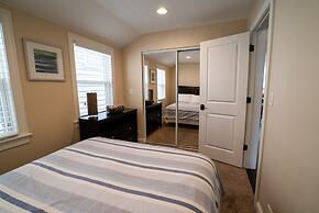 Roscoe Village Guesthouse