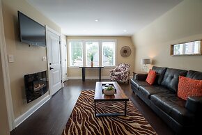 Roscoe Village Guesthouse