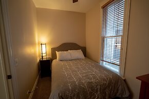 Roscoe Village Guesthouse