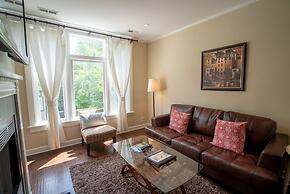 Roscoe Village Guesthouse