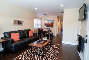 Roscoe Village Guesthouse