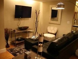 Roscoe Village Guesthouse