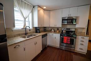 Roscoe Village Guesthouse