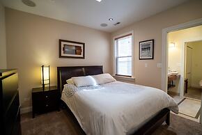 Roscoe Village Guesthouse