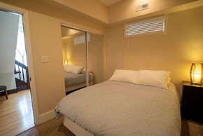 Roscoe Village Guesthouse