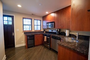 Roscoe Village Guesthouse