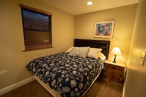 Roscoe Village Guesthouse