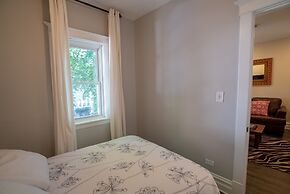 Roscoe Village Guesthouse