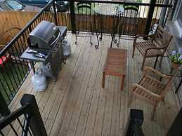 Roscoe Village Guesthouse