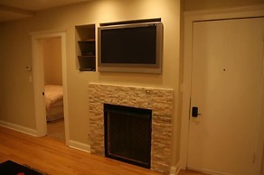 Roscoe Village Guesthouse