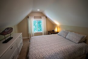 Roscoe Village Guesthouse