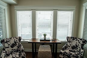 Roscoe Village Guesthouse