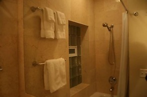 Roscoe Village Guesthouse