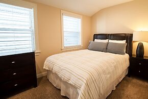 Roscoe Village Guesthouse