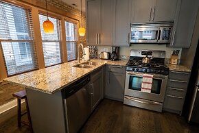 Roscoe Village Guesthouse