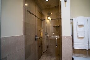 Roscoe Village Guesthouse