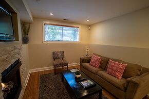 Roscoe Village Guesthouse