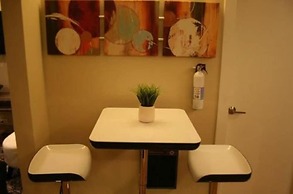 Roscoe Village Guesthouse