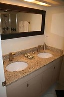 Roscoe Village Guesthouse