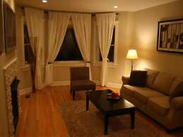 Roscoe Village Guesthouse