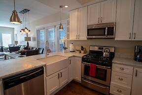 Roscoe Village Guesthouse