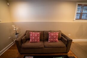 Roscoe Village Guesthouse