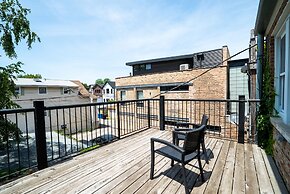 Roscoe Village Guesthouse