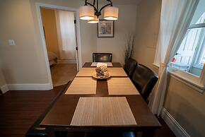 Roscoe Village Guesthouse