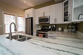 Roscoe Village Guesthouse