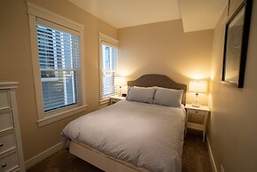 Roscoe Village Guesthouse